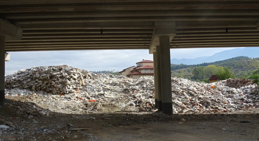 Проверяват кмета на Дупница заради сметището под АМ 
