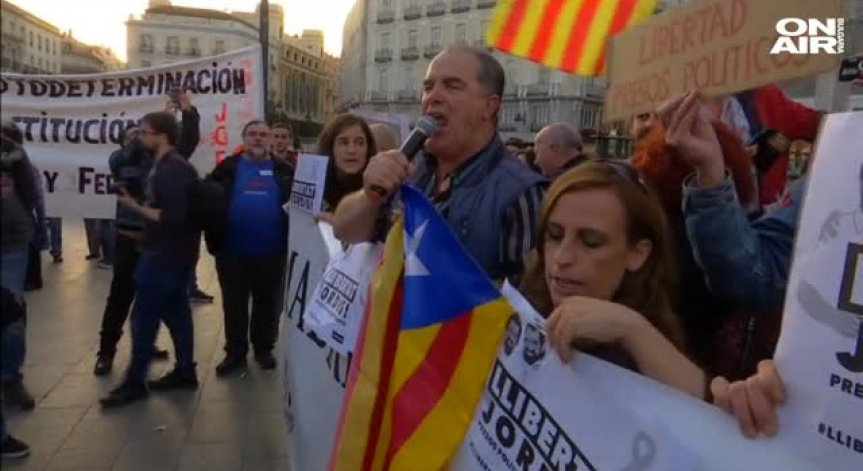 Сепаратистите в Каталуния търсят изход от кризата