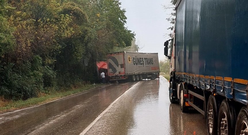 Шофьор загина при катастрофа между два ТИР-а край Самоводене