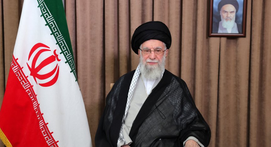 Иран никога няма да се предаде под натиск.