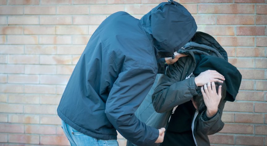 16-годишен преби и ограби свой връстник в София