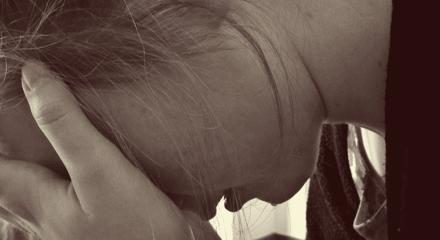 4,8 г. затвор за матрос, блудствал с детето си и изнасилвал жена, снимал порно