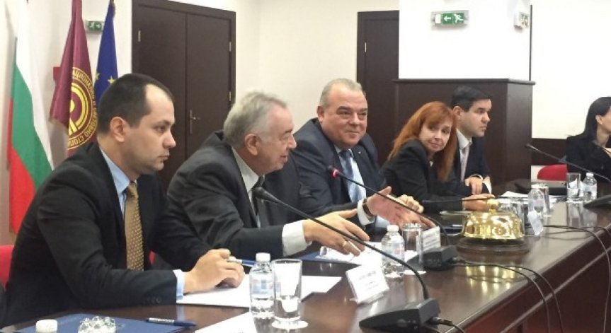 Предстои стартирането на три програми за заетост и обучение на младежи