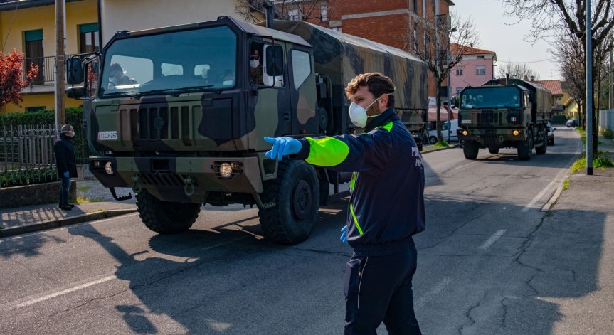 Разбиха българо-италианска група за трафик на гориво за милиони евро