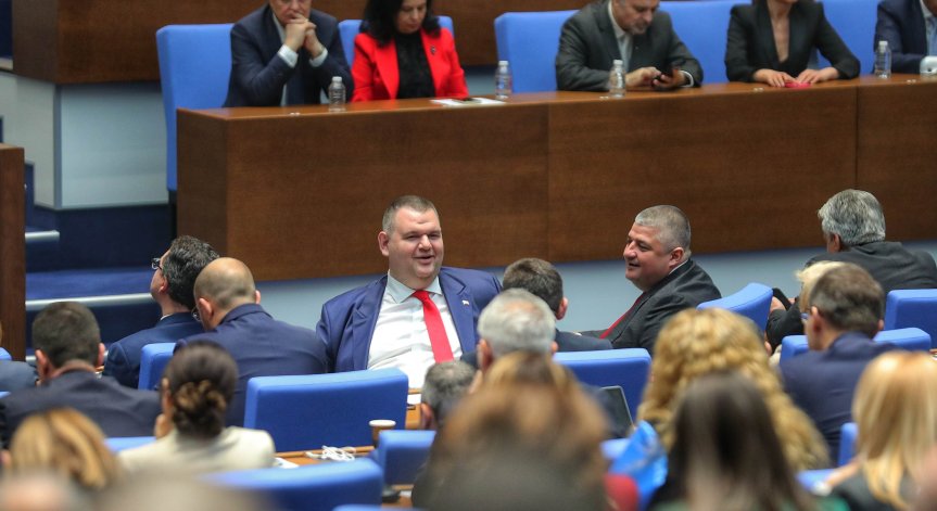 Пеевски коментира думите на Борисов.