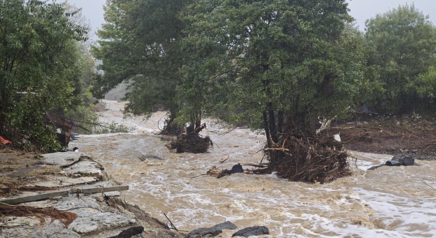 Времето се влошава: До 70 литра на кв.м и порои по Черноморието