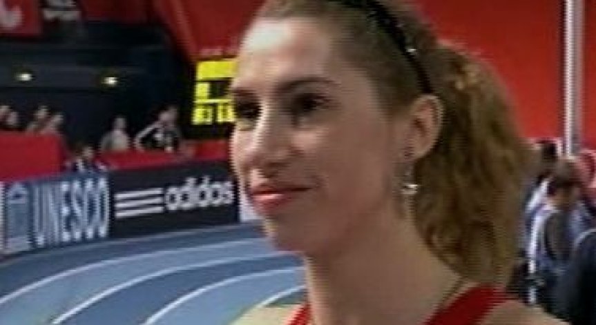 Ваня Стамболова на полуфинал на 400 м с препятствия