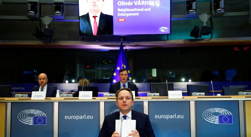 Европарламентът одобри и последния кандидат за комисар