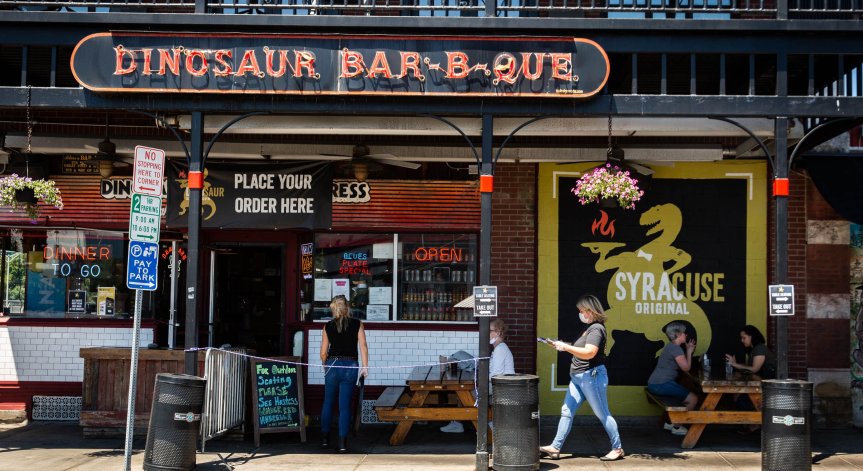 Ню Йорк облекчава още мерки, отварят офиси и заведения 