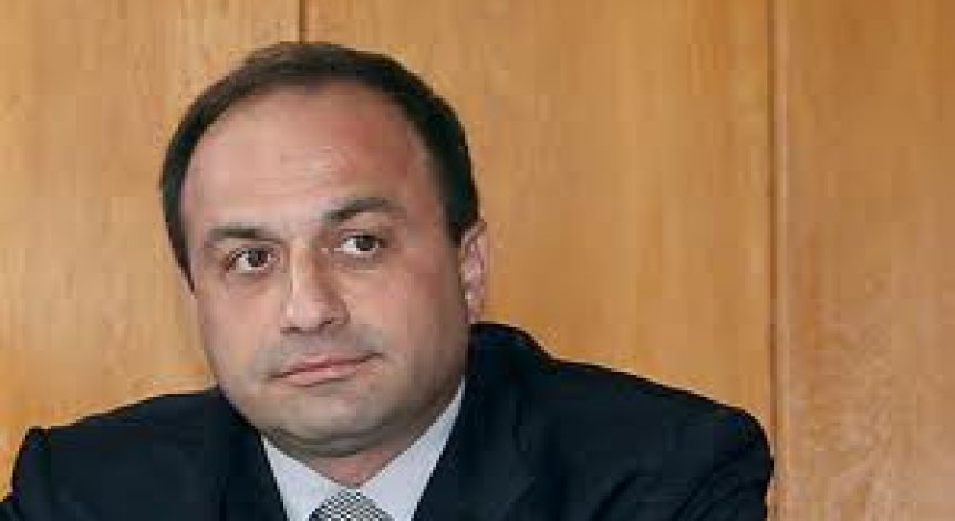 КНСБ: Нужен е външен дълг, стига да не потънат парите