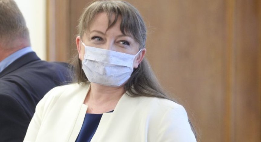 Сачева: Средствата за подпомагане на бизнеса са осигурени до края на септември