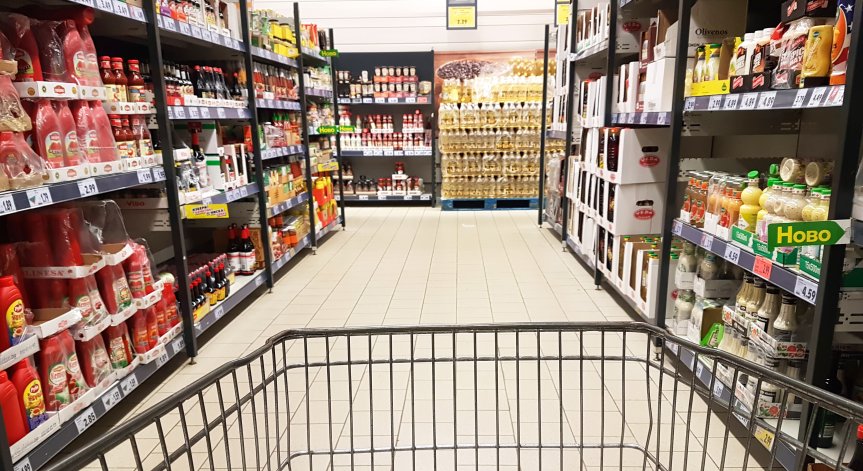 Правителството задължи търговските вериги да предлагат родна продукция