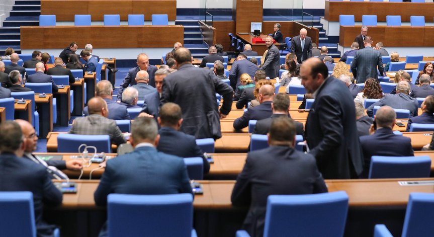 Ще се отпуши ли днес работата на парламента?