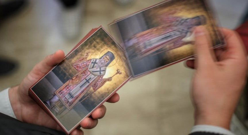 Молим се за здраве.