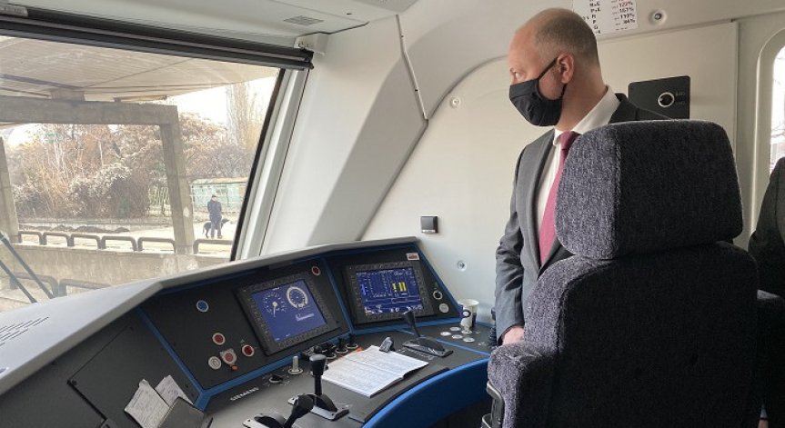 До средата на 2021 г. в системата на железницата влизат 15 нови локомотива