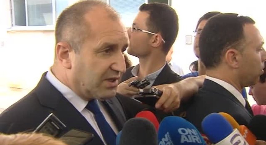 Румен Радев категоричен: Алармирах, че ще загиват летци