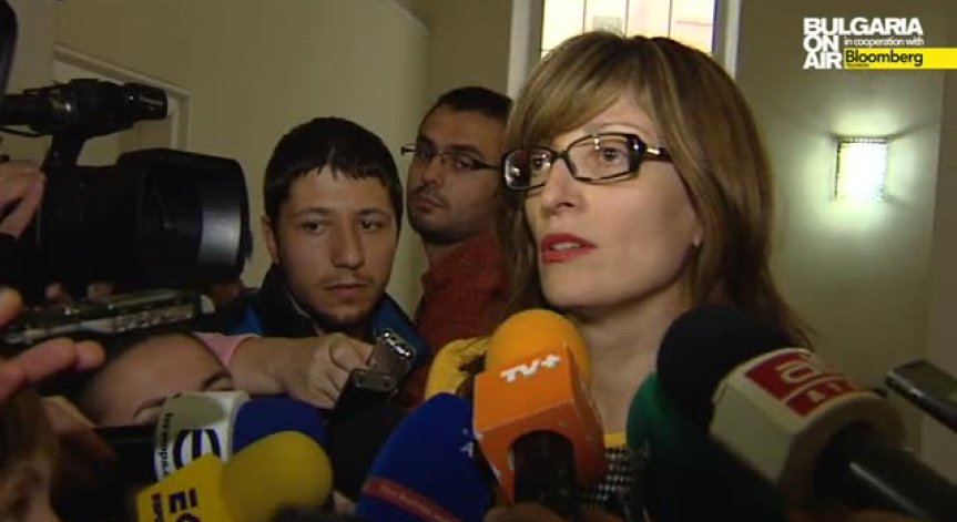 Екатерина Захариева: Държавата може да окаже финансова помощ на КТБ, но до определен размер