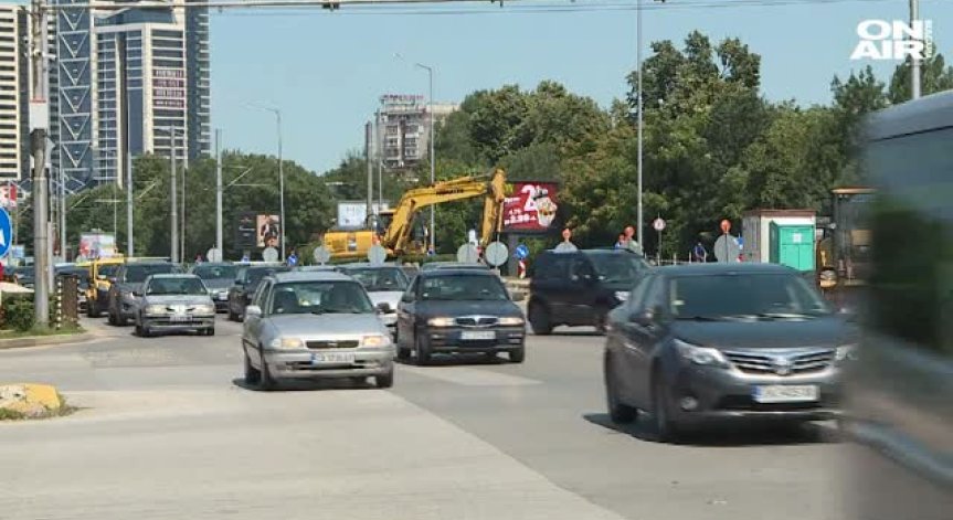 Пускат движението по ремонтираното платно на бул. 