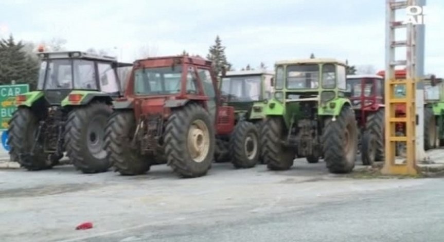 Нови опити на гръцките фермери да блокират границата 