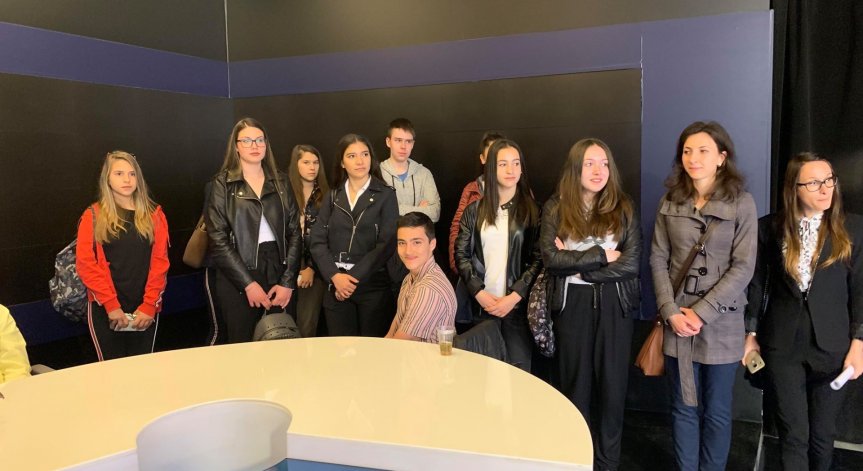 Ученици станаха репортери за един ден в Bulgaria ON AIR