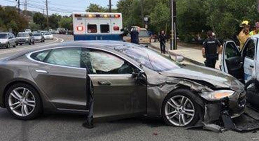Доклад: Автопилотът на Tesla е причина за 736 инцидента със 17 загинали