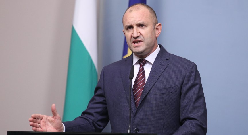 КС гледа искането на Радев спрямо комисията за нова Конституция