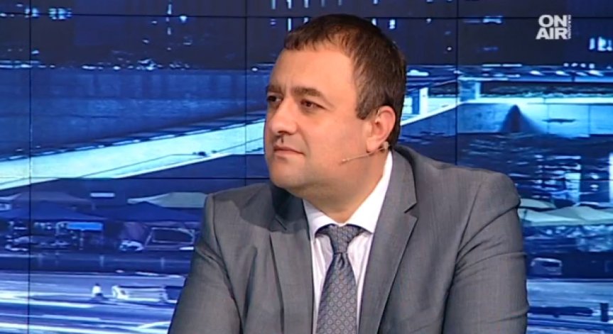 Социалист: При нас свети зелената лампа, която ни дава път към победата