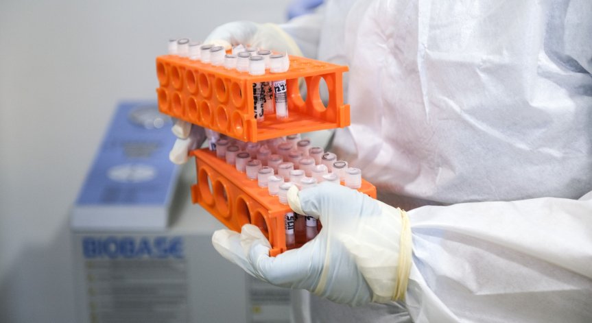 Нова и опасна мода: Умишлено заразяване с Ковид-19 и призиви за насилие към политици