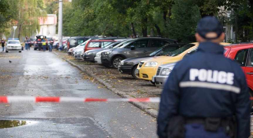 Пореден ужас! Варненка уби баща си, намушкала го с нож