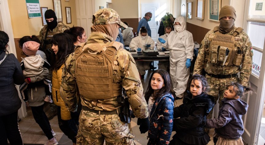 Русия евакуира децата от селата по границата си с Украйна