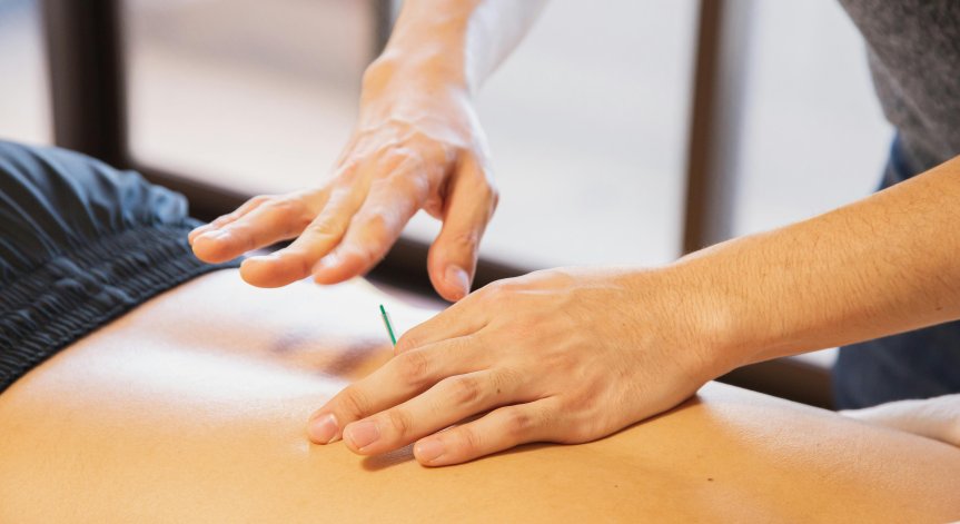 Тя помага за освобождаването на хормони на удоволствието.