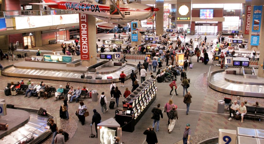 Хаос по летищата в САЩ заради блокираната работа на правителството