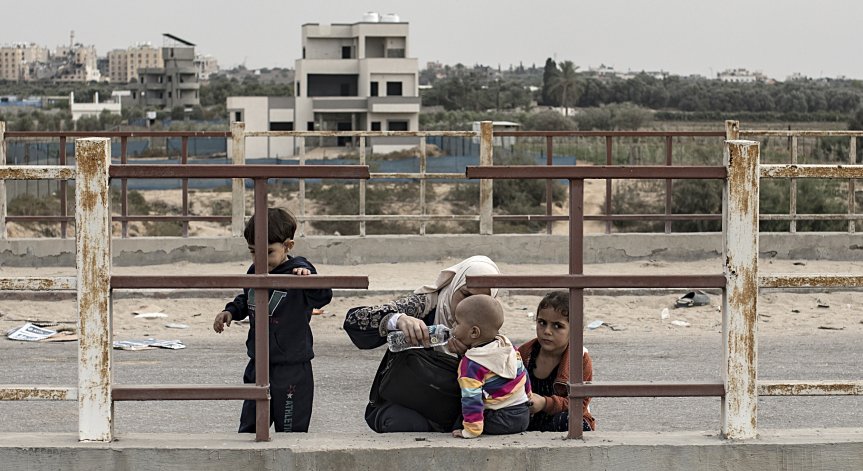 В помощ на ранените - турски кораб с оборудване за полеви болници стигна до Египет