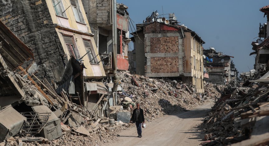 Турция ще строи 14 000 сгради за пострадалите, но с по-малко етажи