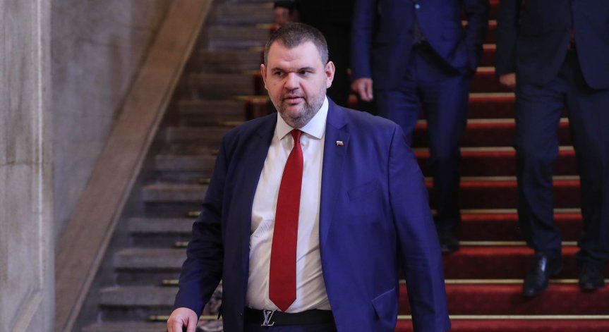 Делян Пеевски коментира транспортната стачка в столицата.