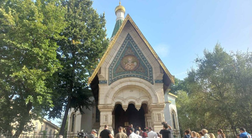 Борисов, Петков, Пеевски и Мирчев искат проверка на собствеността на Руската църква