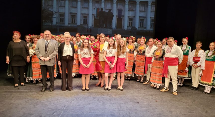 Нинова: 24 май е най-светлият празник, днес България ликува