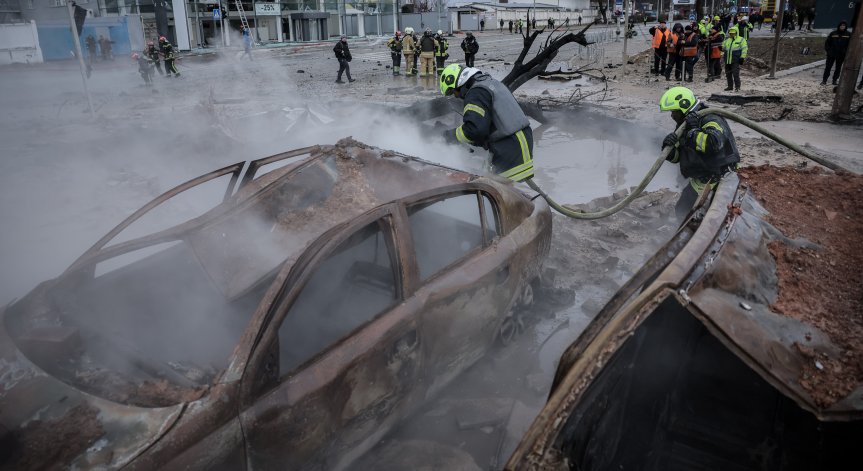 Нанесени са поражения в пет района на Киев.