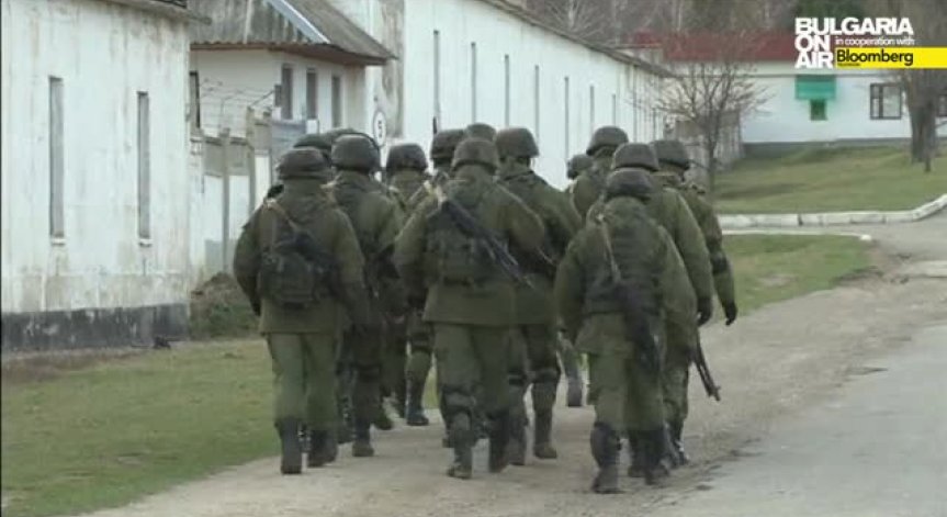 Украйна ще отвърне, ако руски войски пресекат границата й, заяви Яценюк