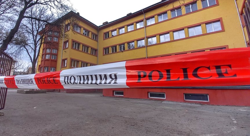 Арестуваха ученици с дрога в Пловдивско, полицаи вкараха общо 19 души в ареста