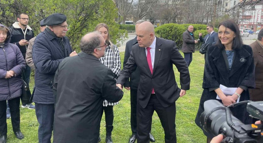 Гешев: Има ли кой да поеме отговорност в тази държава? Само избори и рушат институциите