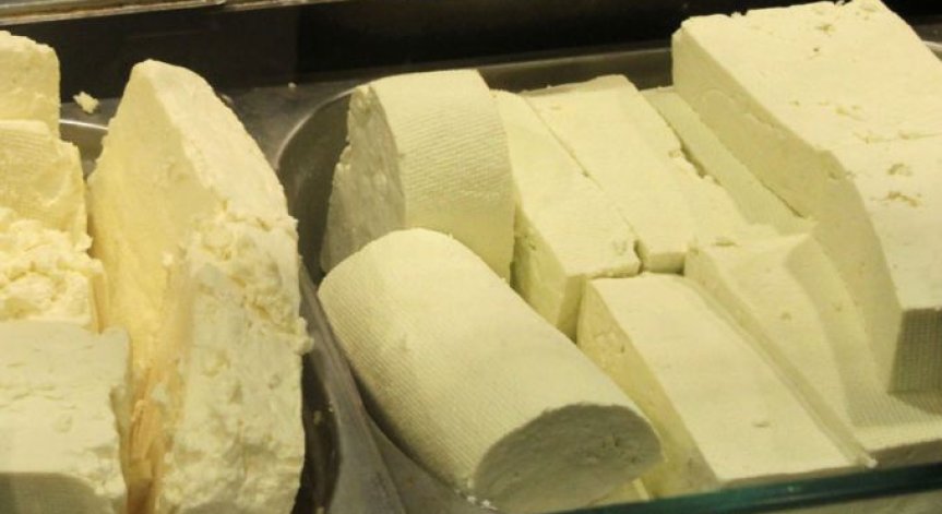 Експерти: Сирене от 6-7 лв. за кг няма как да е направено само от мляко