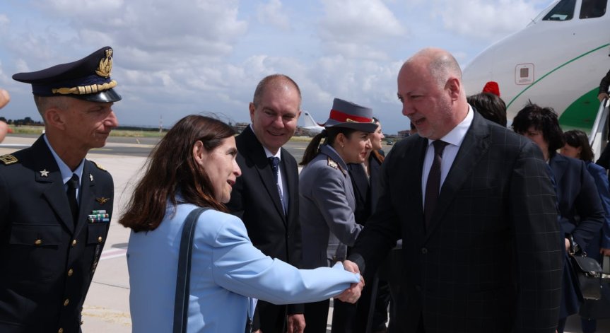 Росен Желязков пристигна в Рим и отива при Джорджа Мелони