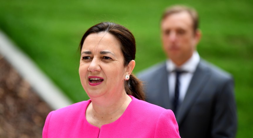 Фалш или истина: Ваксинират премиера на Куинсланд със спринцовка с капачка