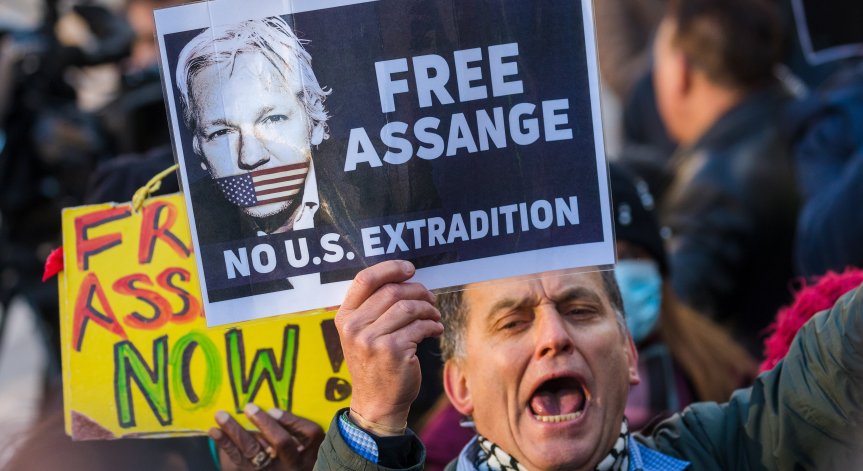Съдът отказа да освободи под гаранция Джулиан Асандж