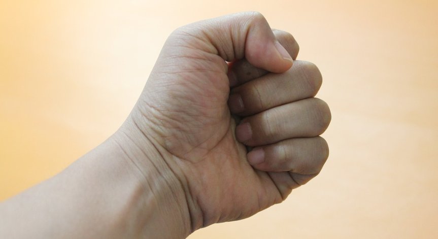 Петимата, нападнали телевизионен екип, са обявени за общодържавно издирване