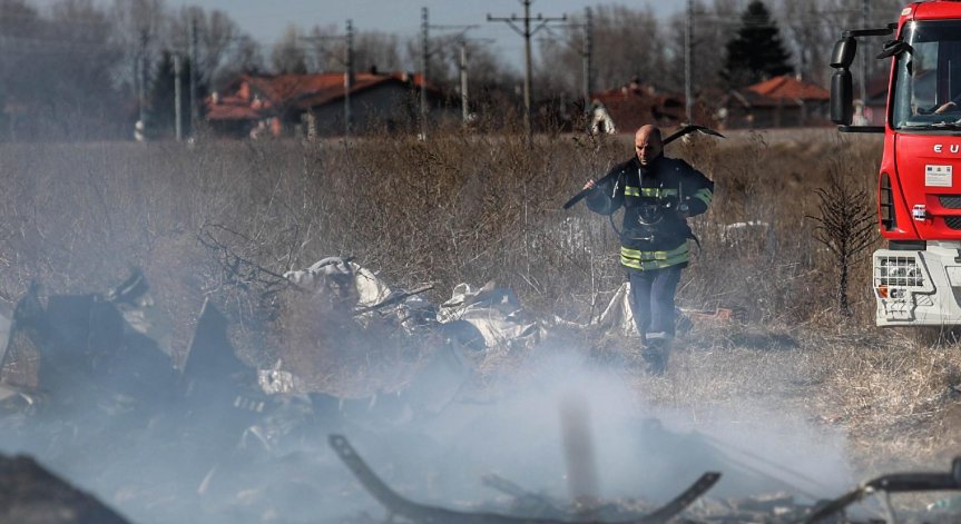 Пожар в девинско село изпепели селскостопански постройки и къща