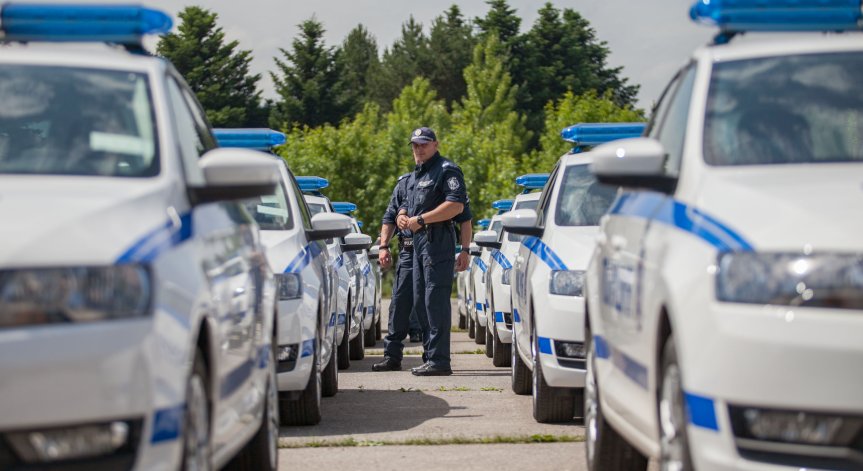 Нидерландец заплаши мъж с убийство и му нанесе удар с меч в лицето
