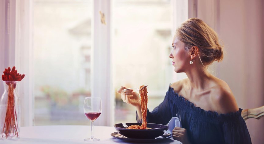 Начини да се справим с емоционалното хранене