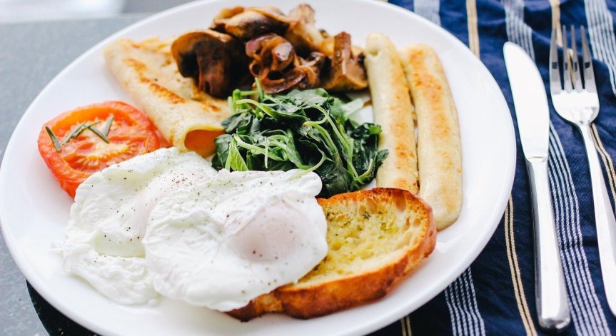 Хората, които закусват редовно, са по-щастливи и успели